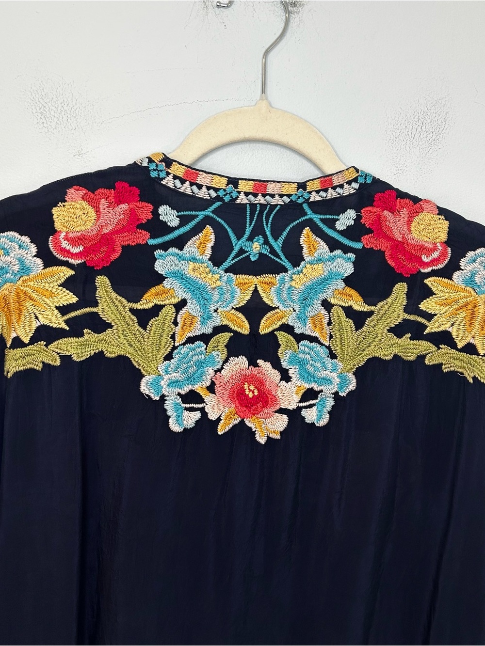 Johnny Was Blue Flora Heavily Embroidered Long Sleeve Tunic Blouse Size Small - Picture 5 of 11